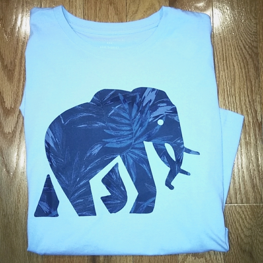 NWT Men's elephant graphic tee shirt